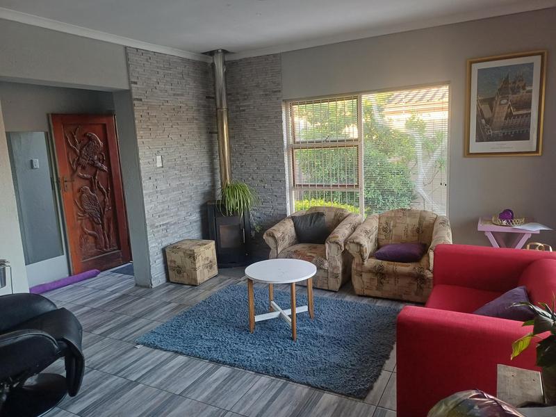 To Let 4 Bedroom Property for Rent in Morgenster Western Cape